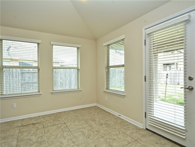 Building Photo - Excellent one story home available in Falc...