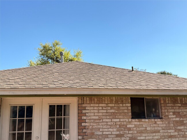 Building Photo - 6406 Tall Willow Dr