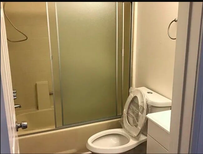 Building Photo - 1122 N Columbus Ave