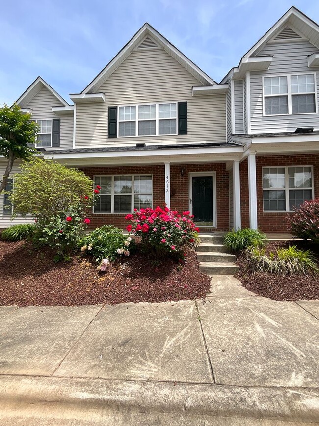 Primary Photo - Charming Townhome in Greensboro