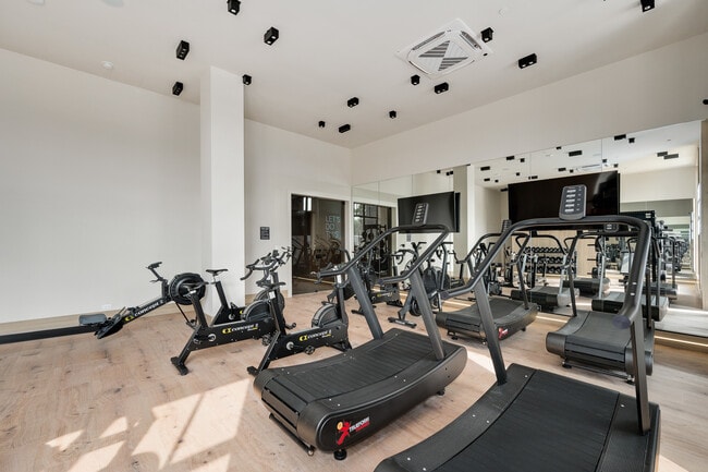 Building Photo - 3106 Cottonwood Ln