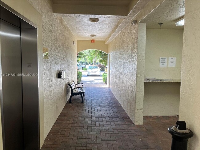 Building Photo - 3500 Oaks Clubhouse Dr