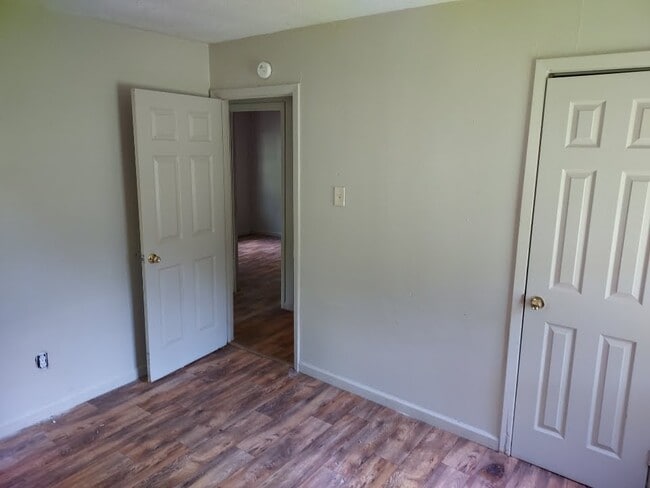 Building Photo - 59 Charmingdale Dr N