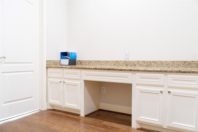 Building Photo - 1419 Colorado St