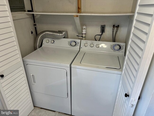 Building Photo - 470 Dresher Rd