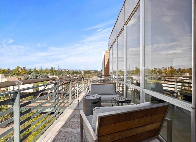 Building Photo - 1401 Delgany St