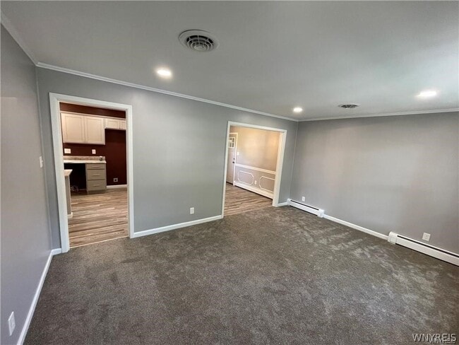 Building Photo - 425 East Ln