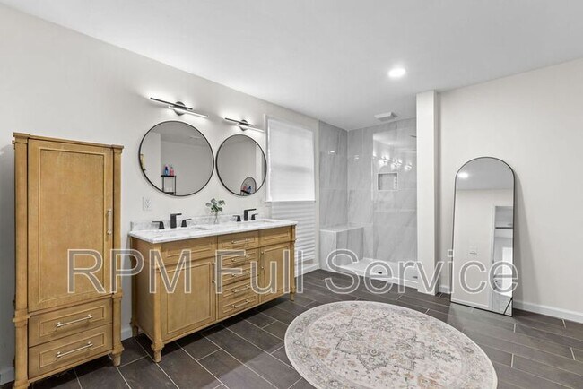 Building Photo - 1025 42nd Ave N