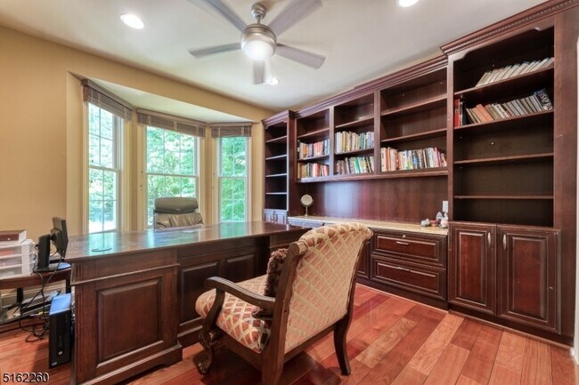 Building Photo - 12 Fieldflower Dr