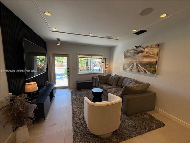 Building Photo - 1205 NE 17th Terrace