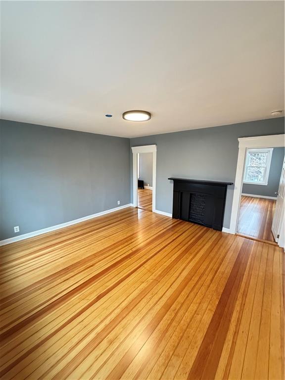 Building Photo - 87 Maple Ave