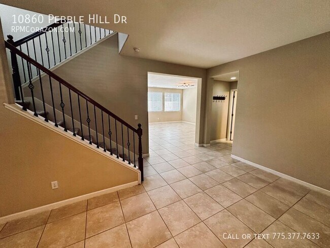 Building Photo - 10860 Pebble Hill Dr