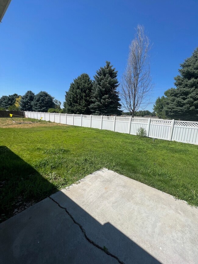 Building Photo - 3 Bed 2 Bath House in Nampa!