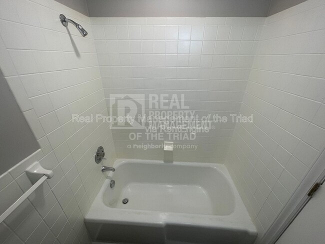 Building Photo - 803 Graylyn Dr