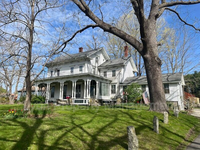 Primary Photo - 12 Oil Mill Ln