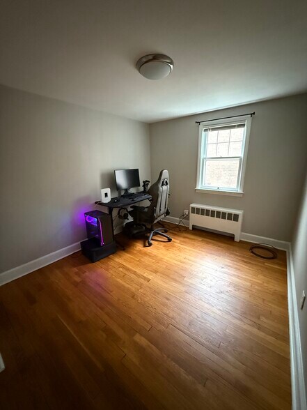 2nd Bedroom - 214 Columbia St
