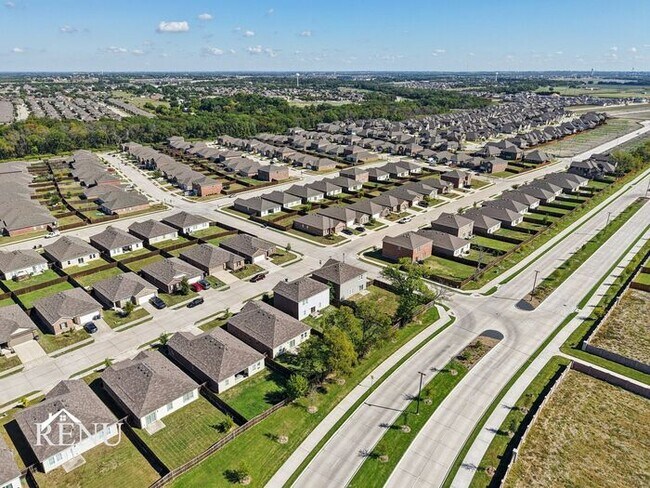 Building Photo - 460 Crestridge Dr