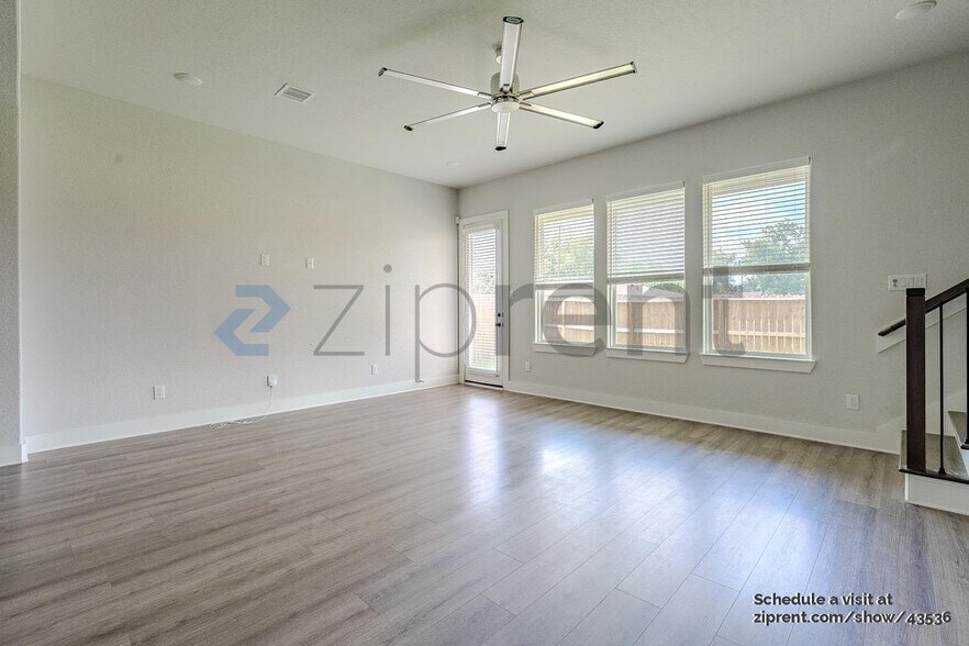 Building Photo - 4614 Redbud St