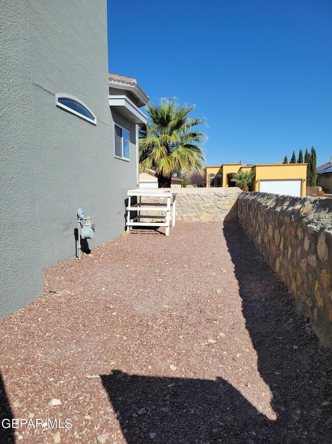 Building Photo - 12736 Tierra Sonora Dr