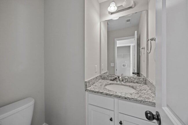 Building Photo - Welcome to Peyton's Lake!