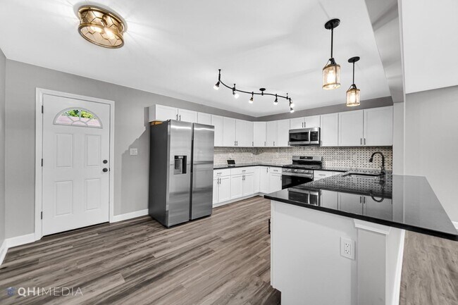 Building Photo - 7080 Delaware St