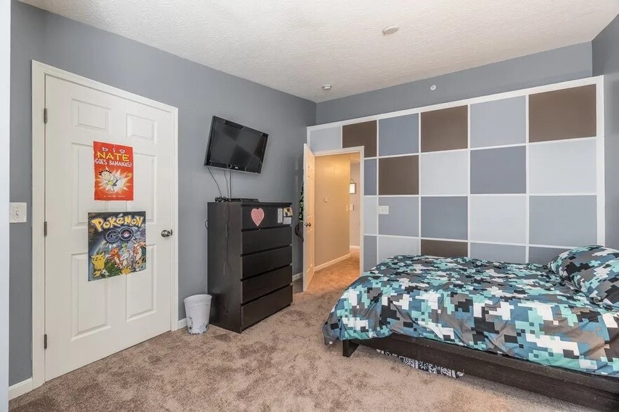 Building Photo - 1070 Larkspur Ct