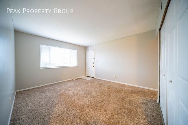 Building Photo - 311 E Jenkins Ave