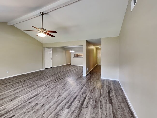 Building Photo - 3631 Dawnwood Dr