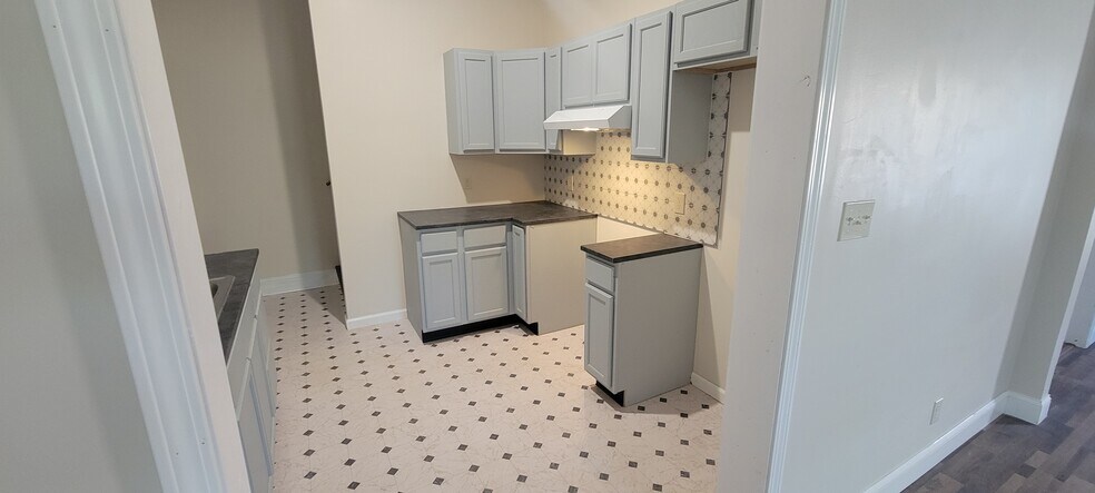 Building Photo - 1914 S S St