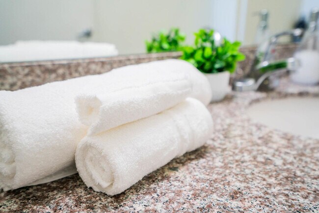 Building Photo - 333 E Roosevelt St