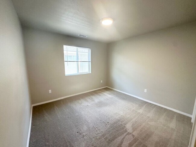 Building Photo - $500.00 MOVE IN CREDIT! Stunning Modern Home in Desirable Star, Idaho