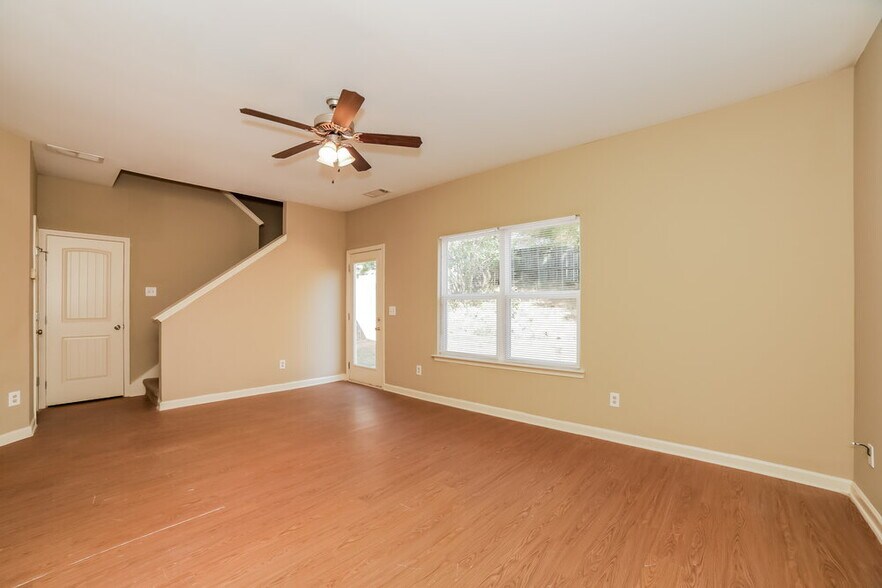 Building Photo - 498 Highland Falls Dr