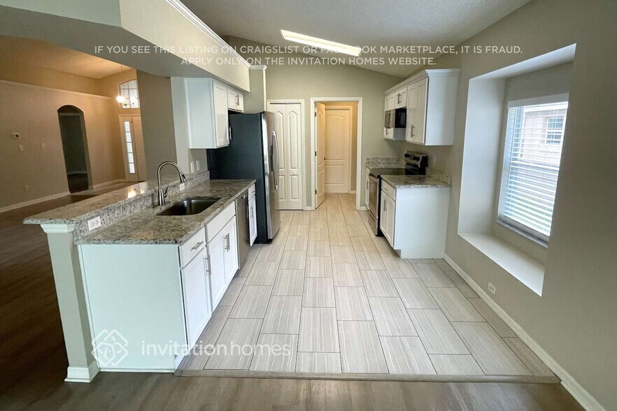 Building Photo - 88 Pine Forest Pl