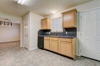 Building Photo - 21615 Long Castle Dr
