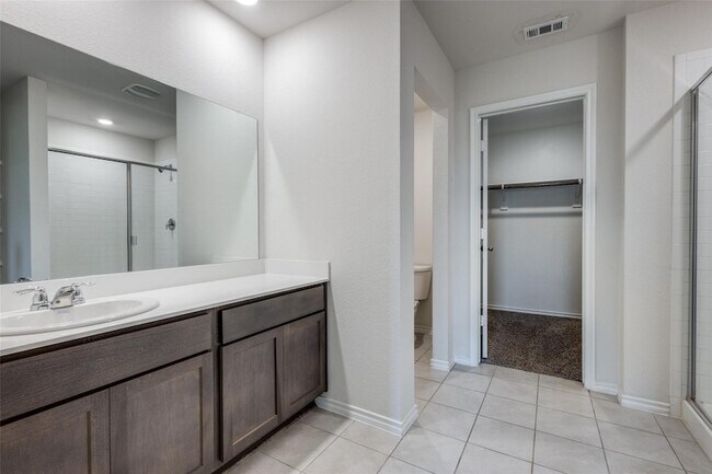 Building Photo - 808 Saddle Horn Way