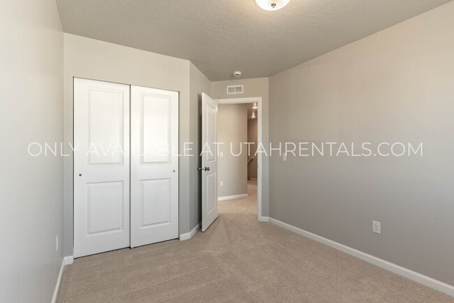 Building Photo - 100 Riverside Drive