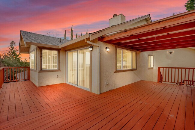 Building Photo - REMARKABLE VIEWS...LOTS OF PRIVACY IN YOUR OWN LITTLE WORLD..