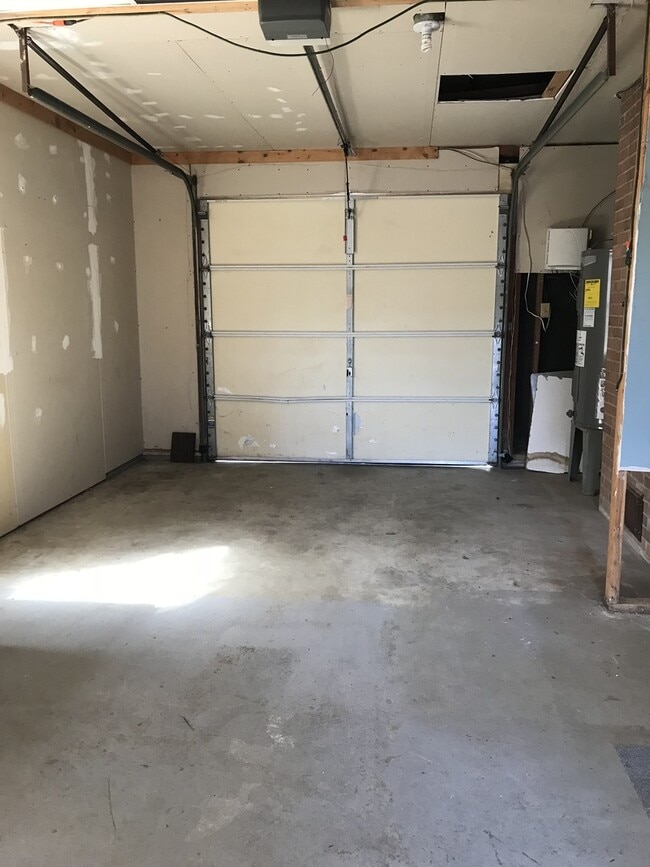 Building Photo - 848 Catalina Dr