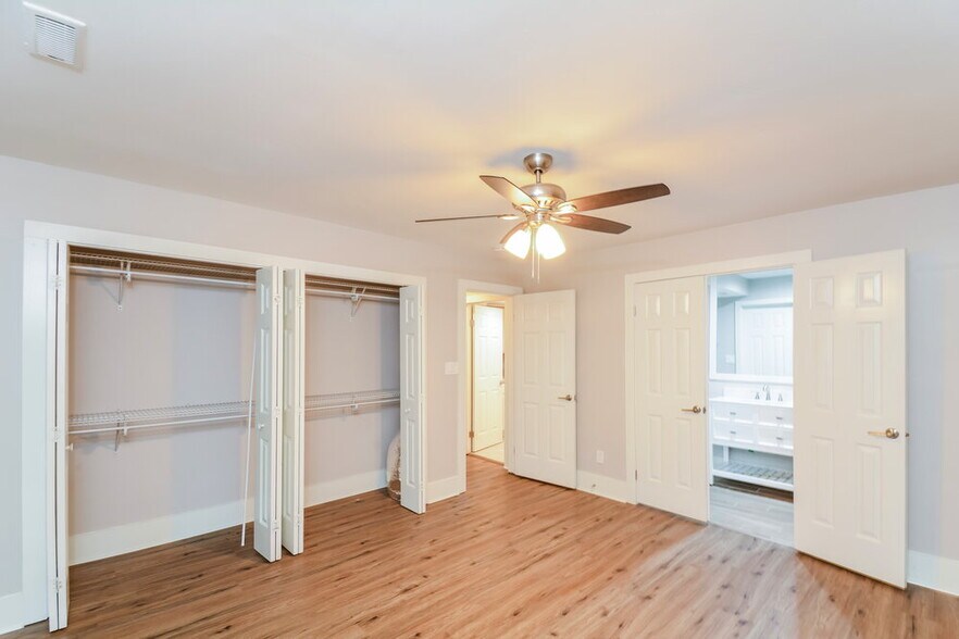 Building Photo - 310 Berwick Ct
