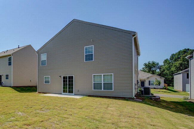 Building Photo - 3 BR, 2.5 BA., 2 Car Garage in Boiling Springs, Near I-85