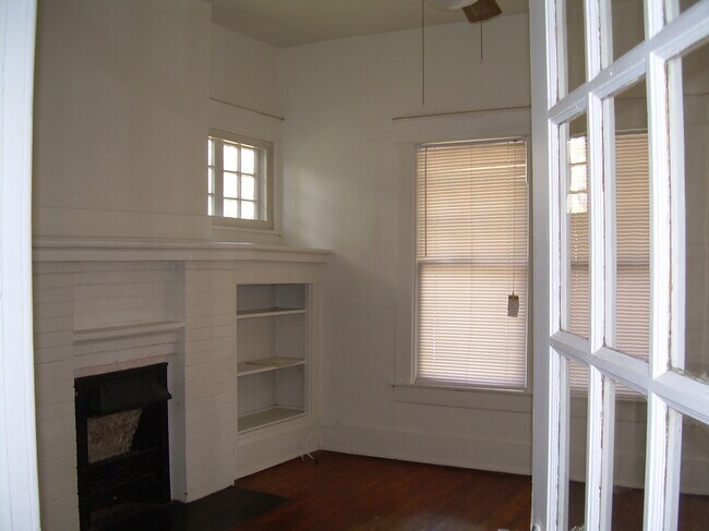 Building Photo - 5649 East Side Ave