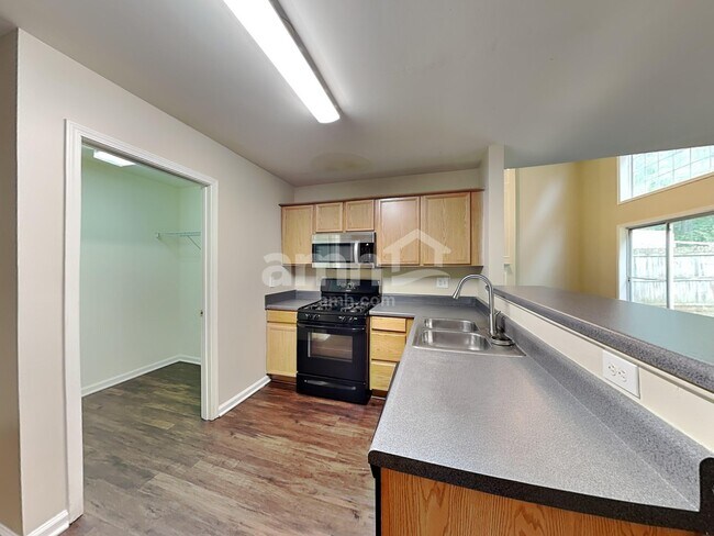 Building Photo - 219 Highland Falls Dr