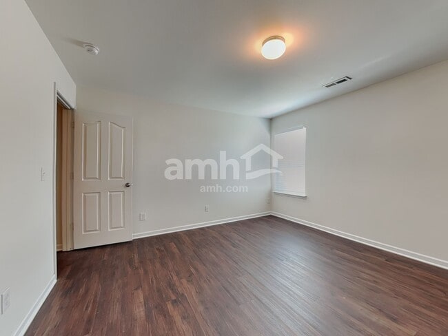 Building Photo - 4984 Mount Hope Dr