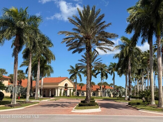 Building Photo - 633 NW Whitfield Way