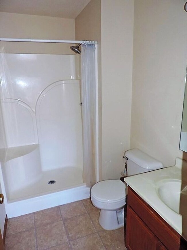 Building Photo - $1,495 | 2 Bedroom, 2.5 Bathroom Multi Flo...