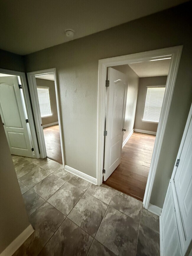 Building Photo - 4415 Mirada Way