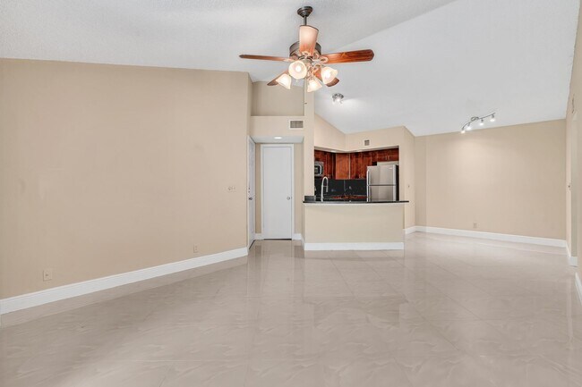 Building Photo - 3340 Pinewalk Dr N