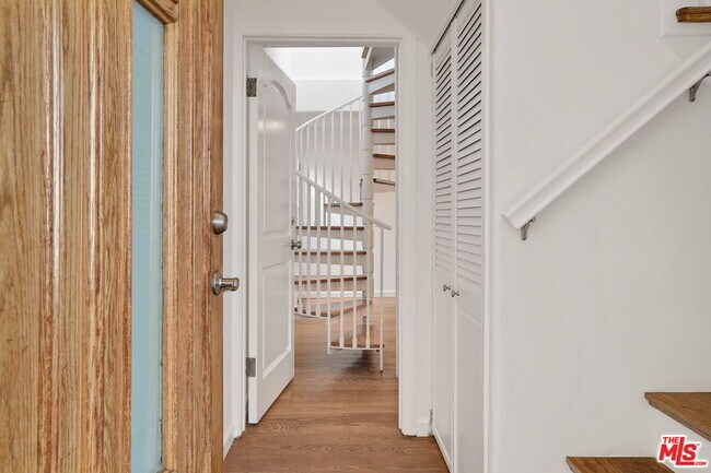 Building Photo - 25 Arcadia Ter