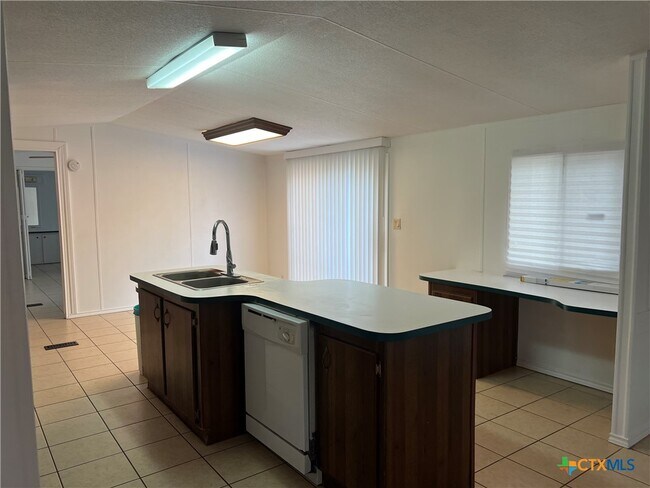 Building Photo - 222 Buckhorn Dr