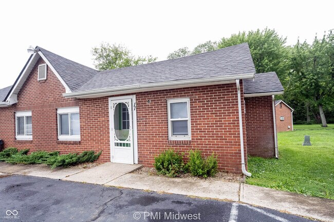 Building Photo - 2142 W US Hwy 40